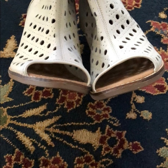 TOMS Leather Basket Weave Majorca Peep Toe Bootie - Picture 6 of 8